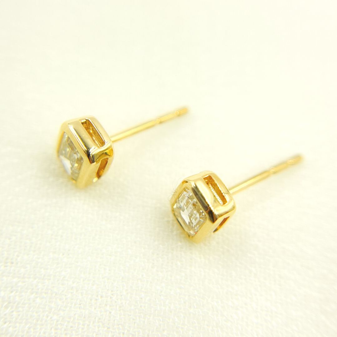 14K Yellow Gold Rectangle Diamond Studs. ESH59106