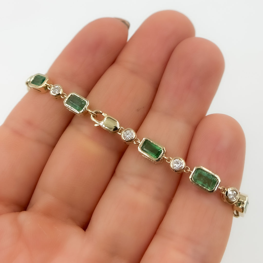 CB964165X3. 14K Solid Gold Diamond and Gemstone Bracelet