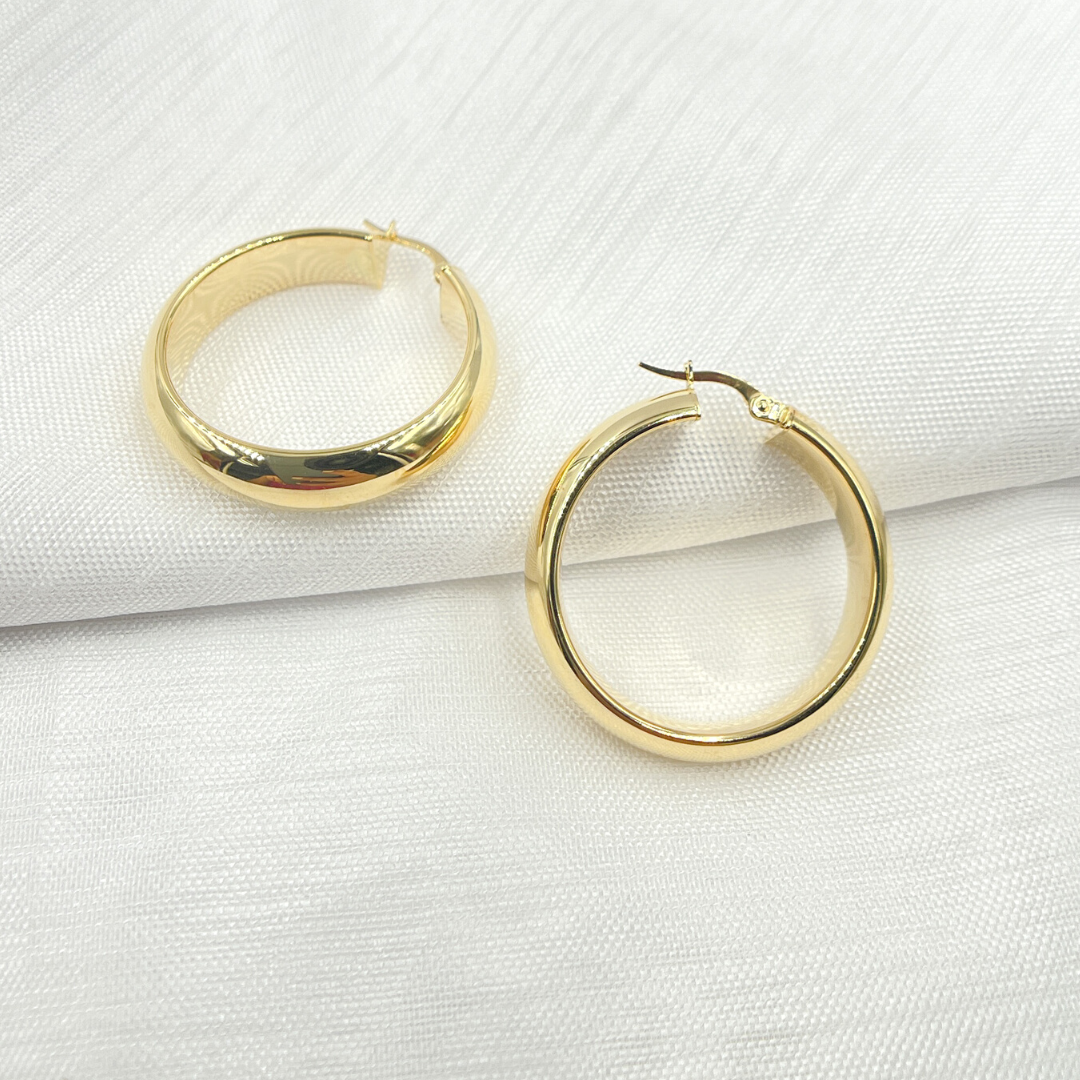 GER154. 14K Solid Gold Hollow Hoop