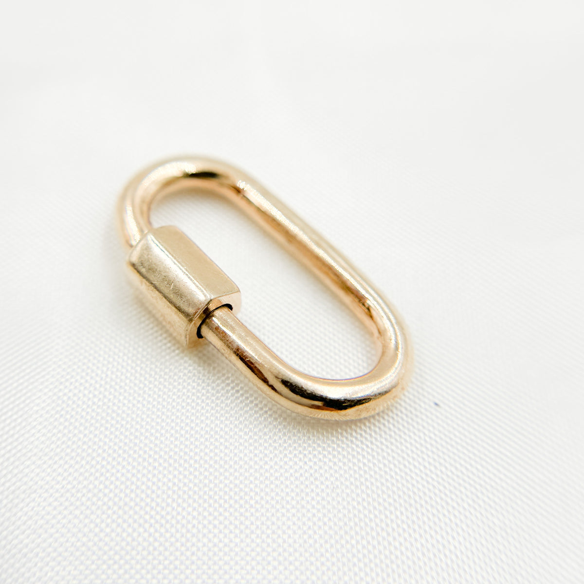 DC603. Sterling Silver Oval Carabiner Clasp