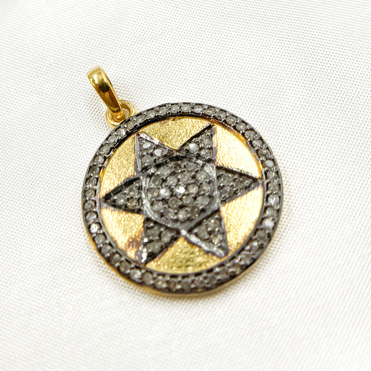 DP220. Diamond Sterling Silver Round Star Pendant
