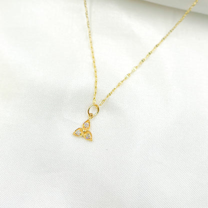 14K Solid Gold Three Petal Flower with Diamonds. GDP402
