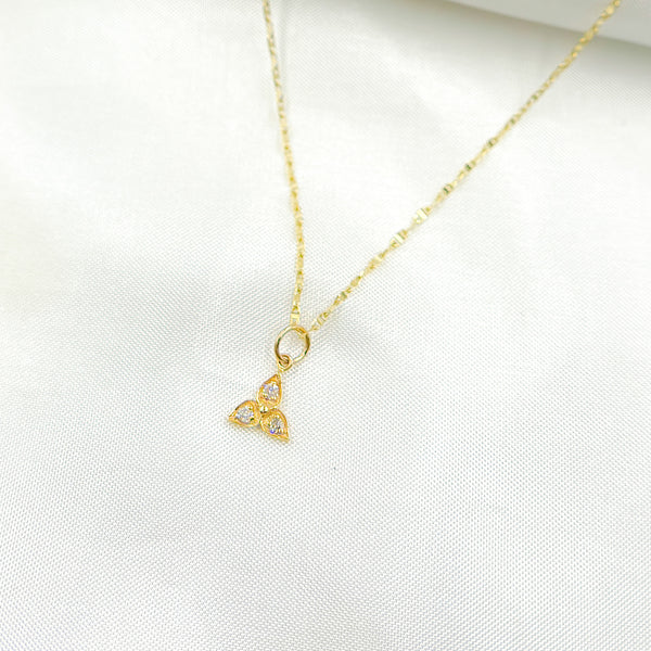 14K Solid Gold Three Petal Flower with Diamonds. GDP402
