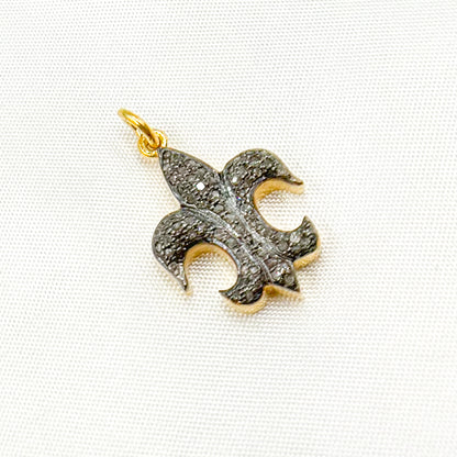DC889. Diamond Sterling Silver Fleur De Lis Shape Pendant