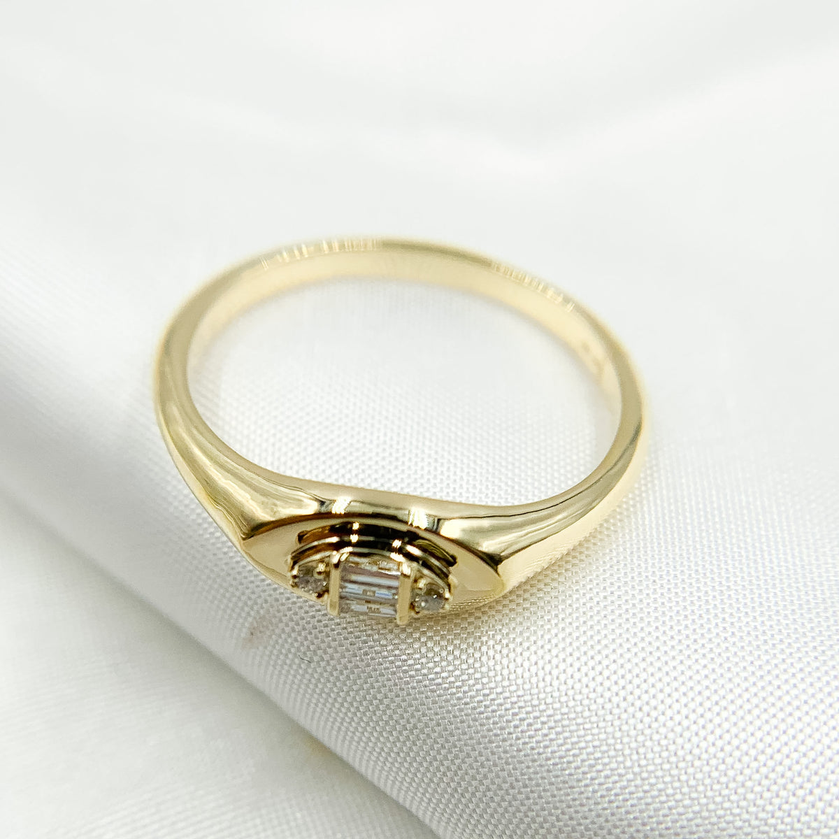 14K Solid Gold & Diamond Ring.