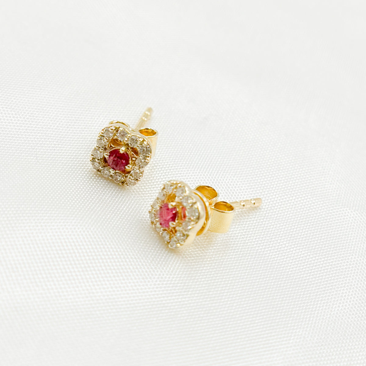 ER418281RB. 14K Solid Yellow Gold Diamond and Ruby Flower Stud Earring