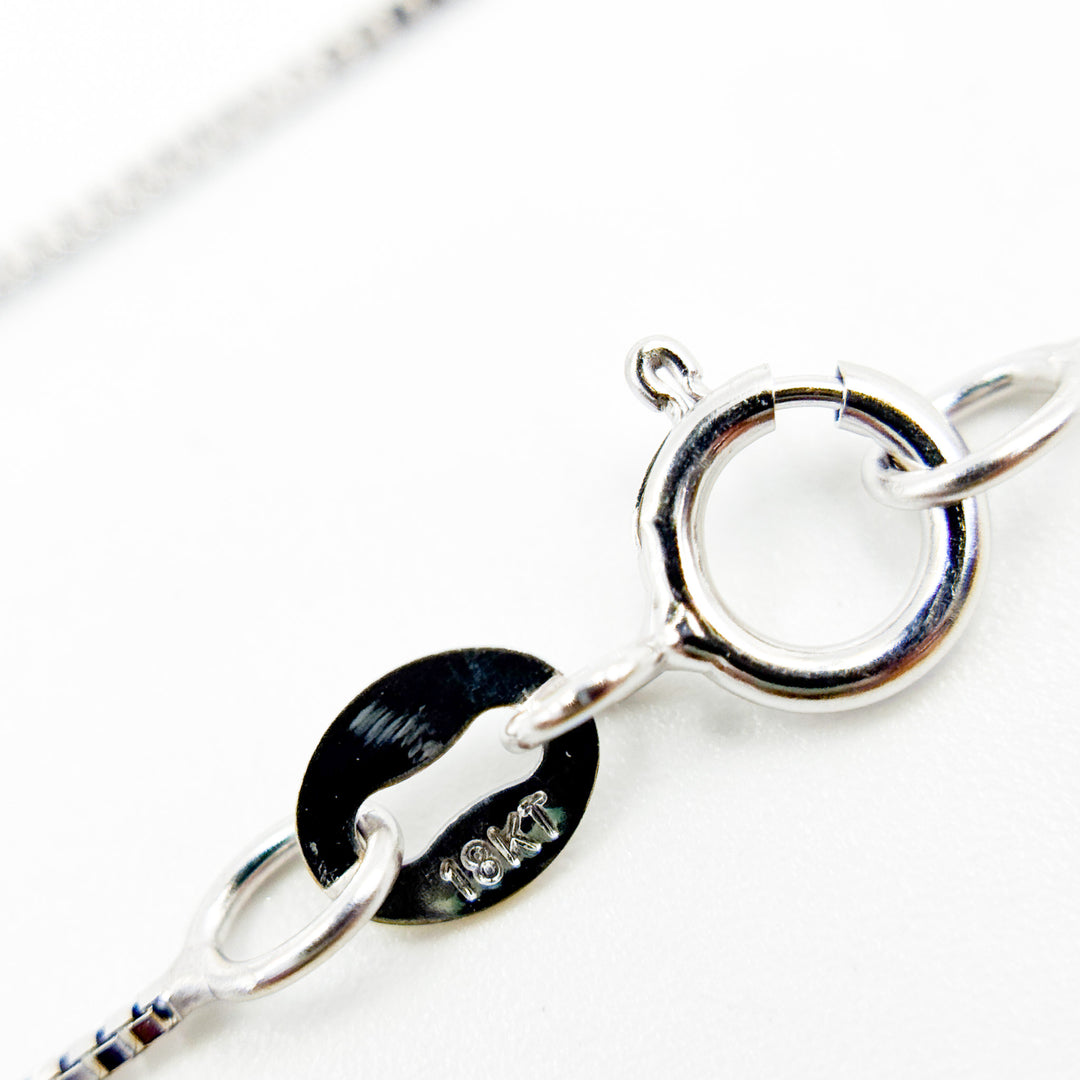 040VEDWG18K. 18K Solid White Gold Box Chain