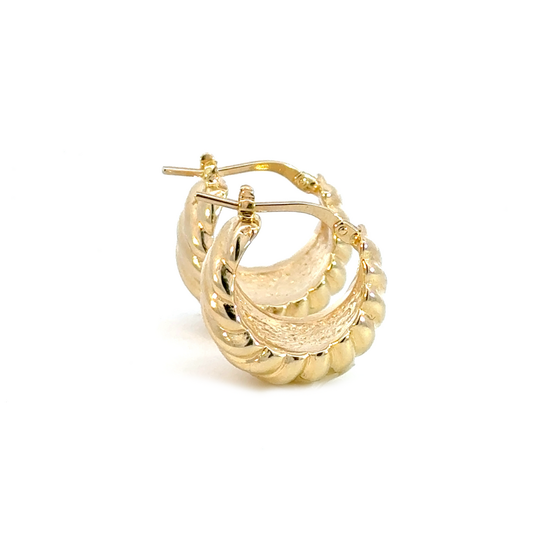 15850013653. 14K Solid Gold Ribbed Hollow Hoop Earrings
