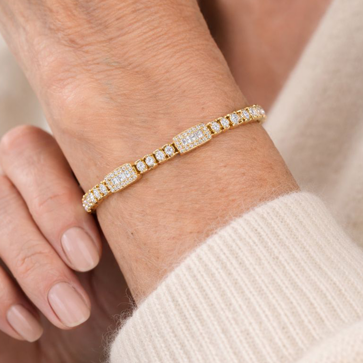 BFO60910. 14K Solid Gold Diamond Tennis Bracelet