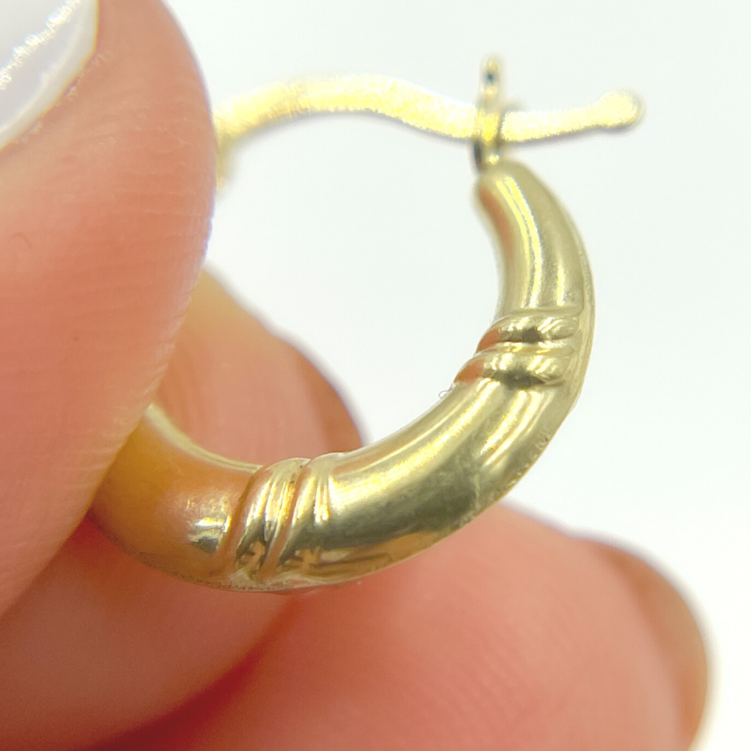 GER140. 14K Solid Gold Chunky Hoop