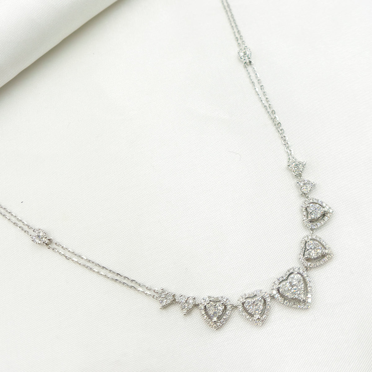NK113052. 14K Solid White Gold Diamond Hearts Necklace