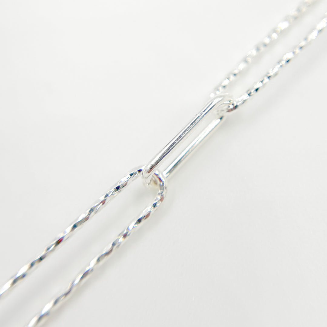 V3SS. Sterling Silver Hammered and Smooth Paperclip Chain