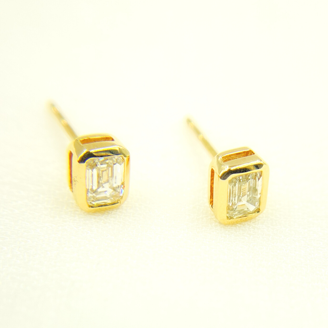 14K Yellow Gold Rectangle Diamond Studs. ESH59106