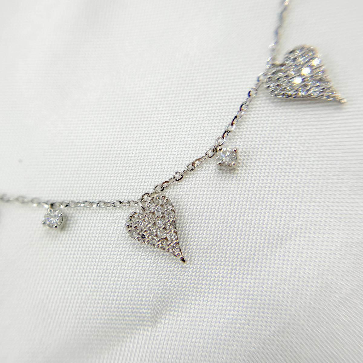 NT402983. 14K Solid Gold Diamond Heart Shape Dangle Necklace