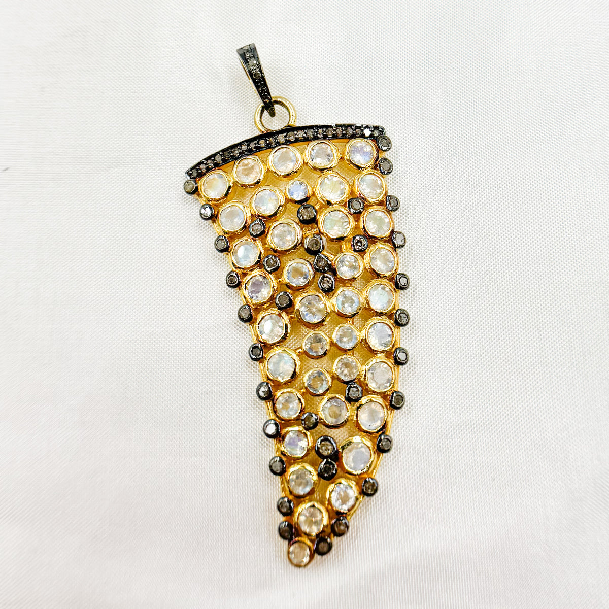 DSP029. Diamond Silver Gemstone Horn Pendant