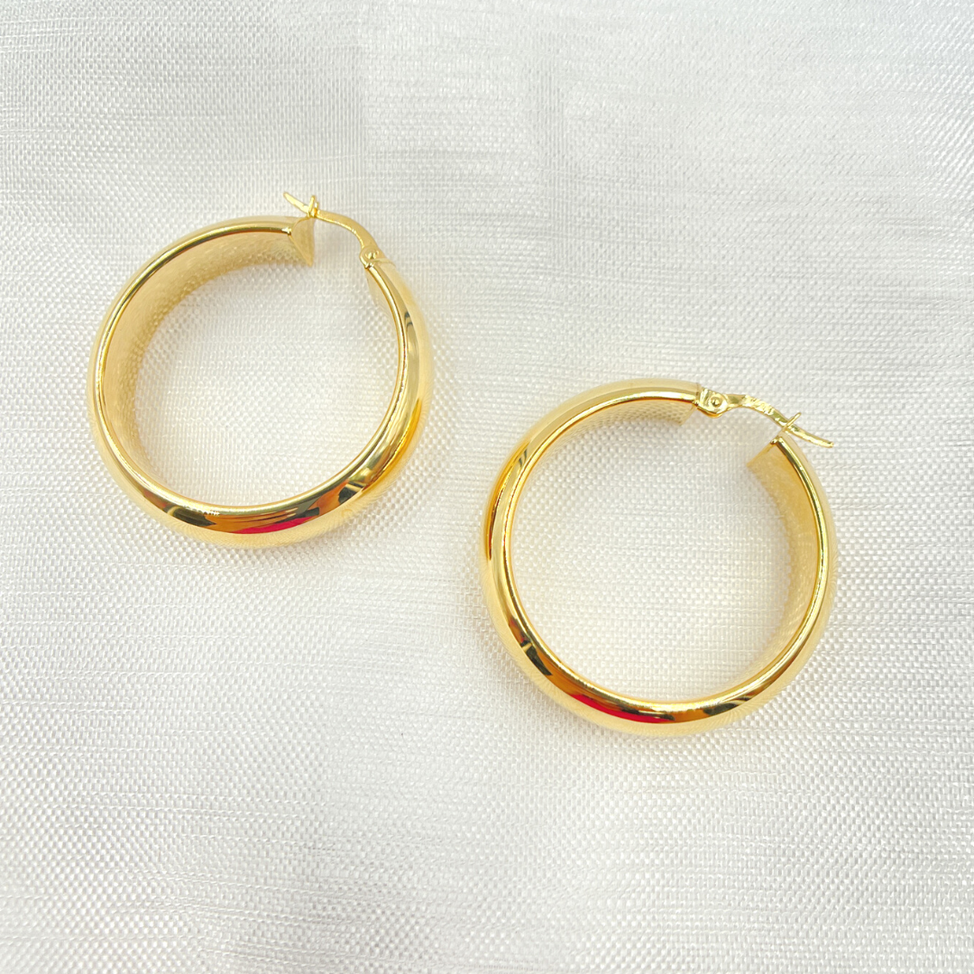 GER154. 14K Solid Gold Hollow Hoop