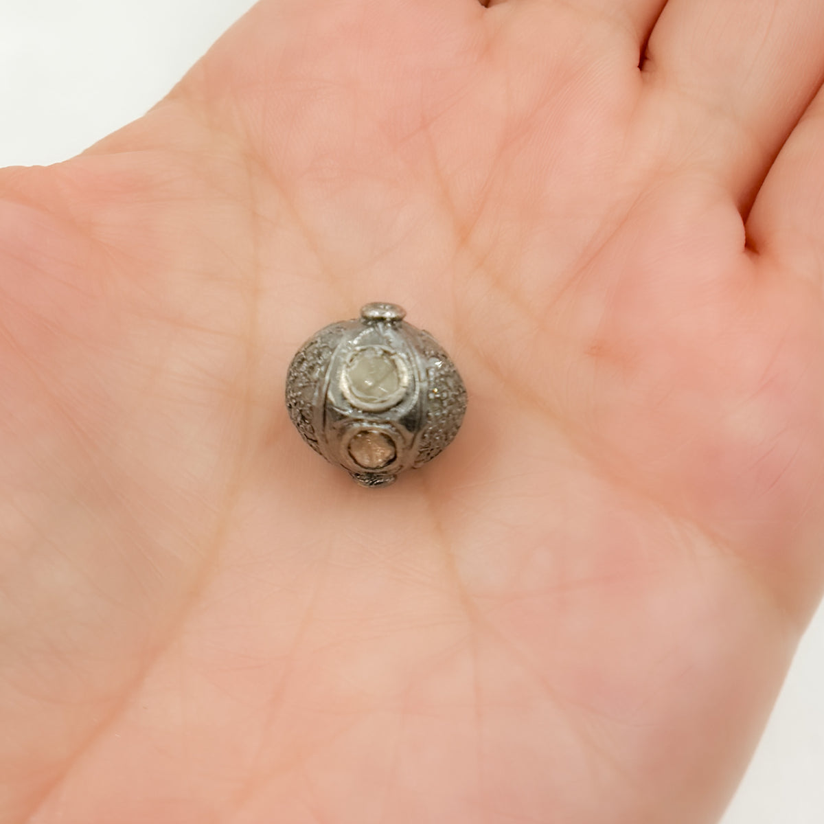 DC2001. Diamond & Sterling Silver Round Bead