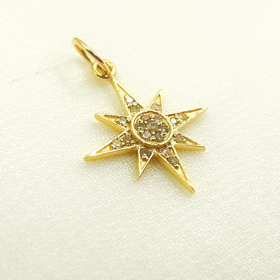 14K Gold Diamond Star Charm. GDP208