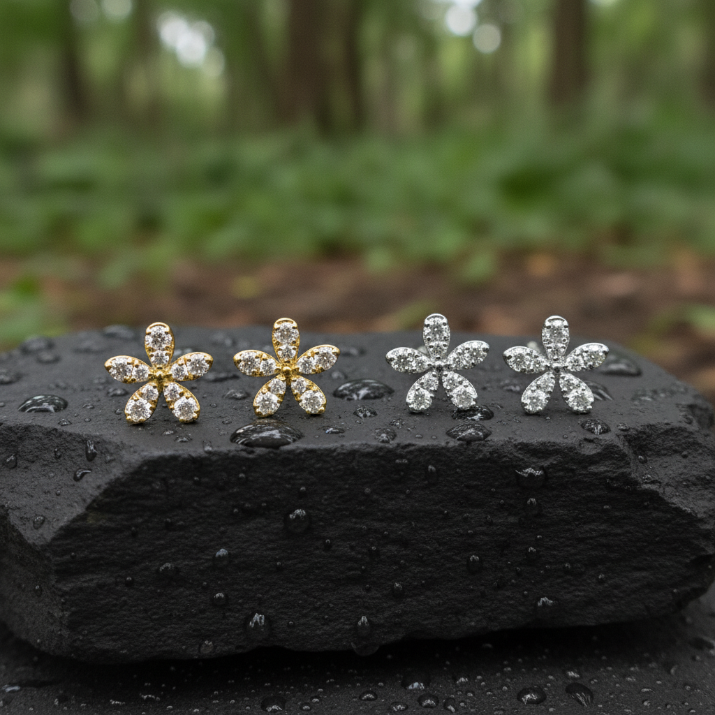ER413387. 14K Solid Gold Diamond Flower Studs