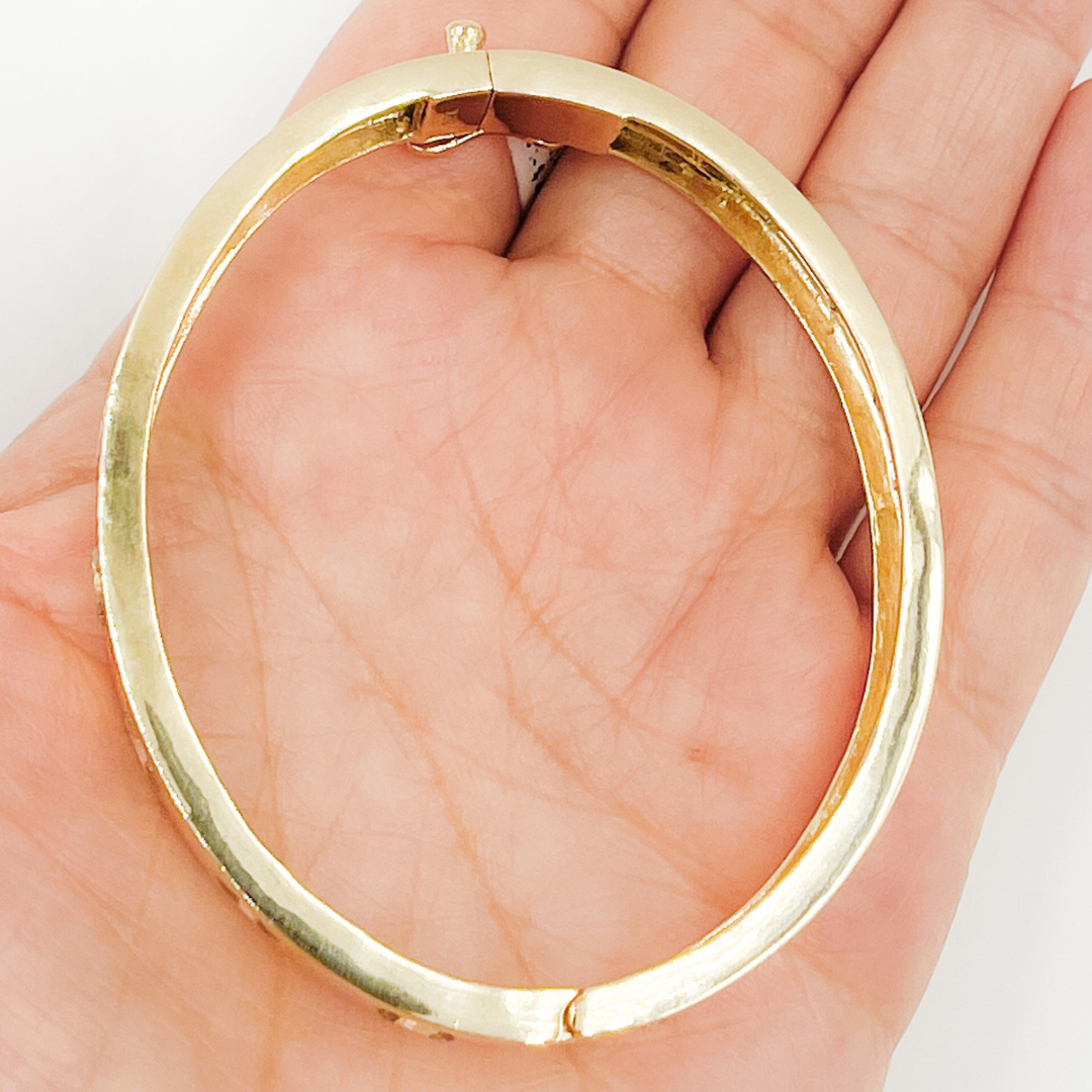 14K Solid Gold Diamonds Bangle. KG95