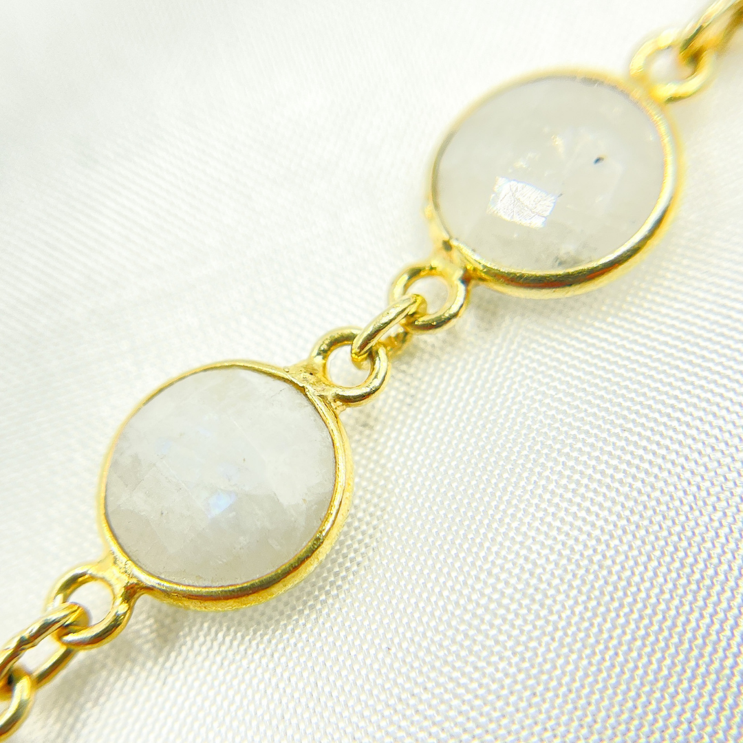 White Moonstone Round Shape Bezel Gold Plated Wire Chain. WMS10