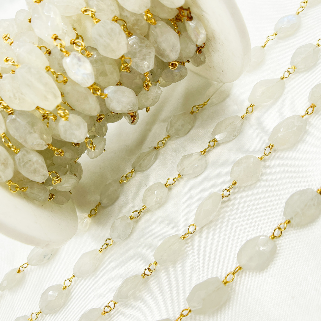 Moonstone Oval Shape Gold Plated Wire Chain. MS56