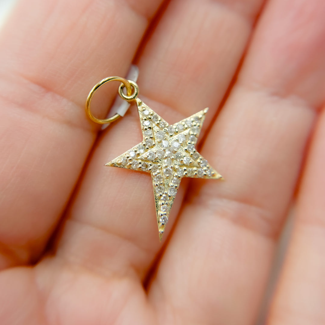 14k Solid Gold Diamond & Emerald Star Charm. GDP658