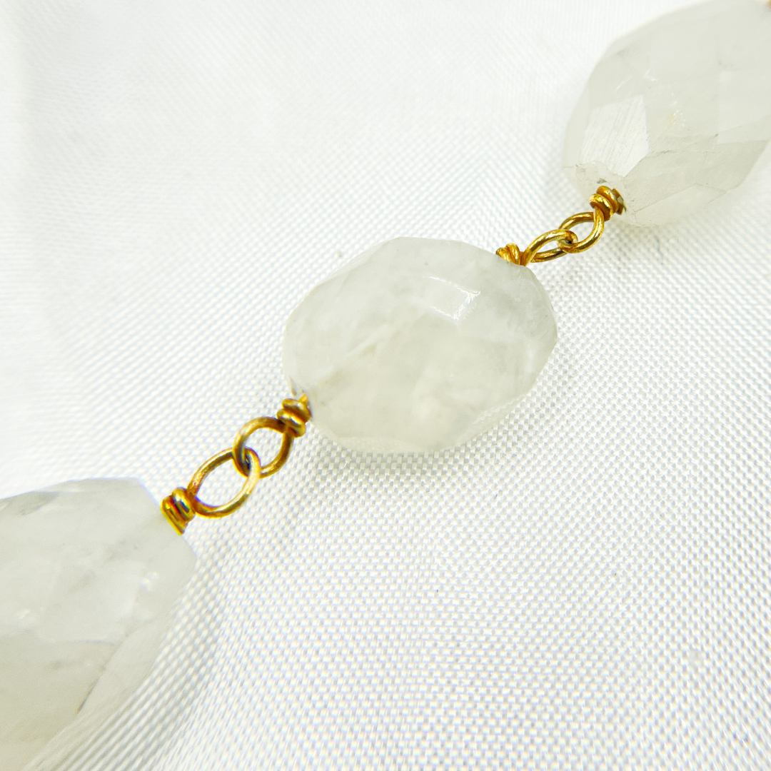Moonstone Oval Shape Gold Plated Wire Chain. MS57