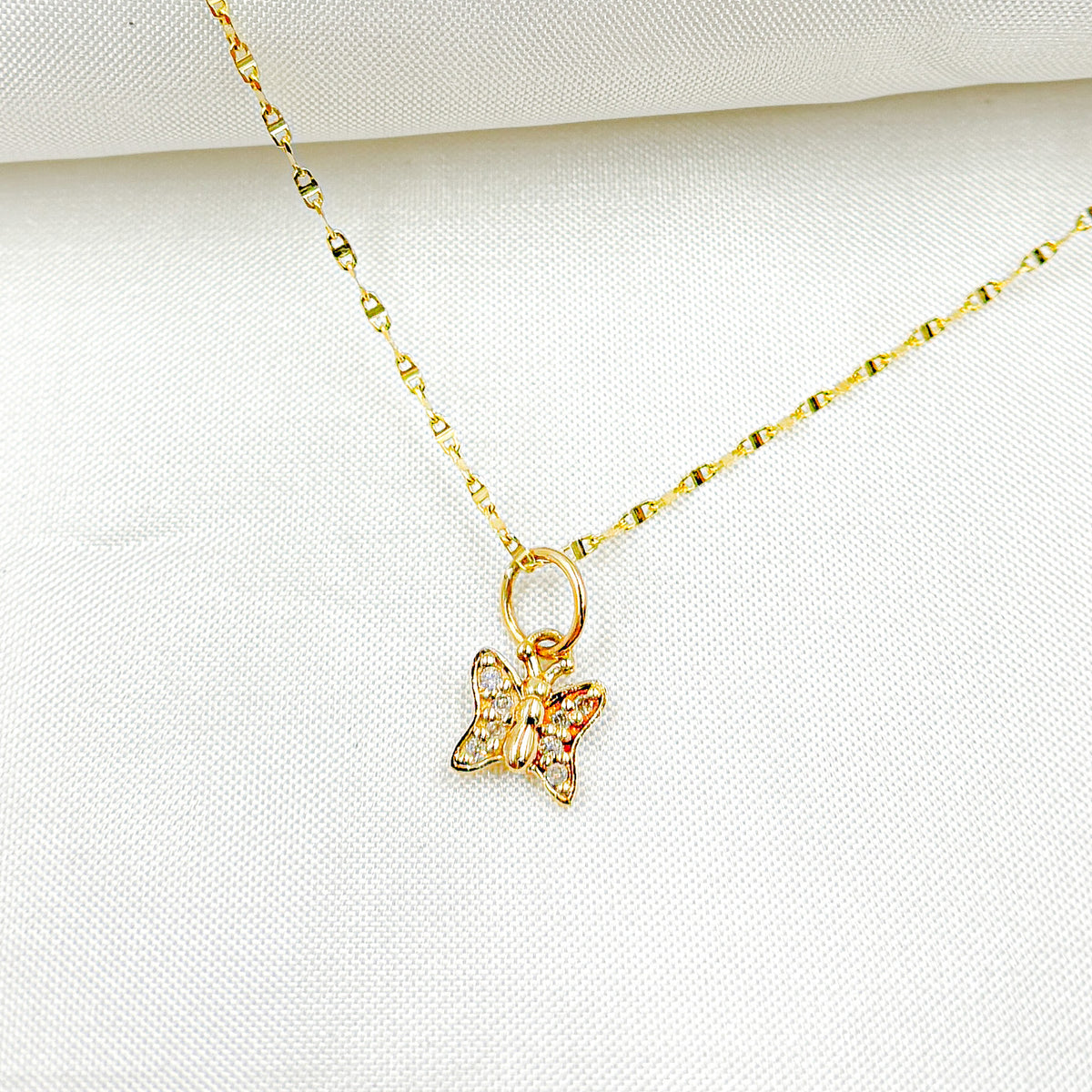 14k Solid Gold Diamonds Butterfly Charm. GDP263