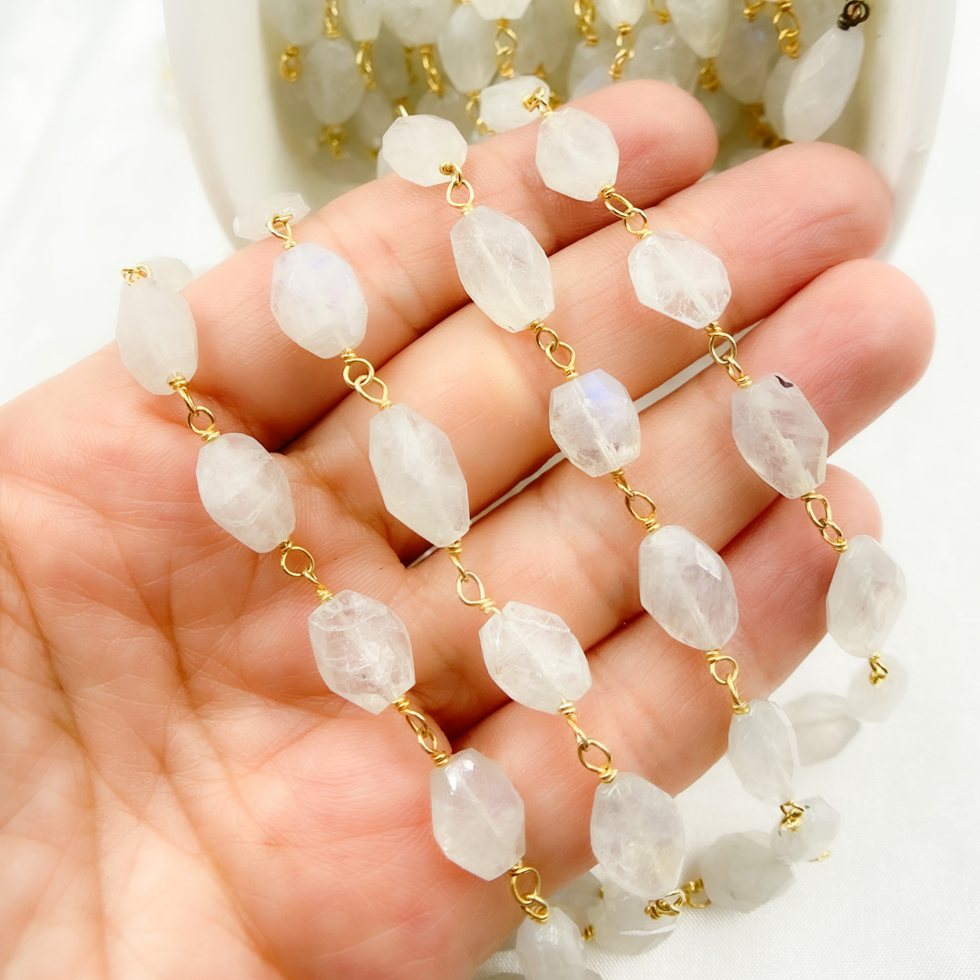 Moonstone Oval Shape Gold Plated Wire Chain. MS56