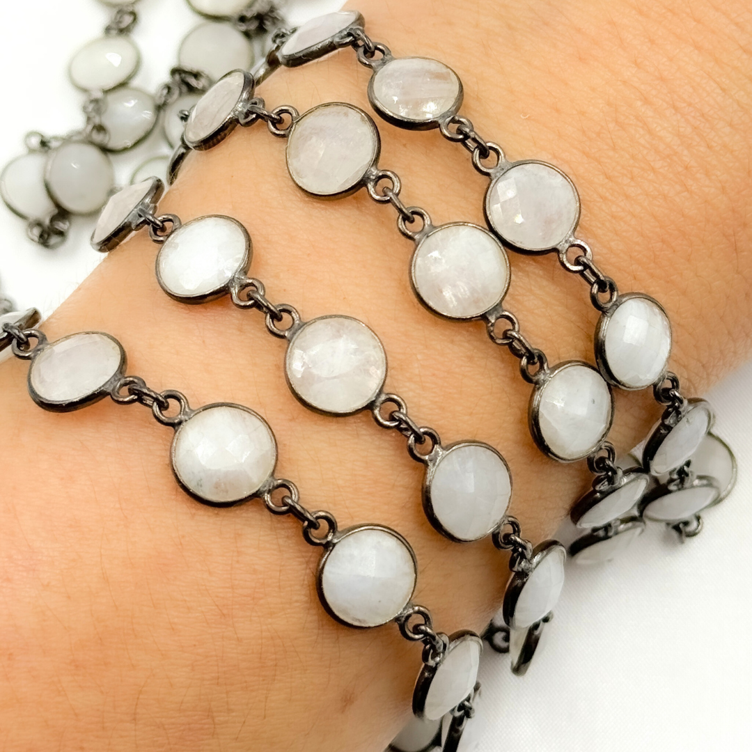 White Moonstone Round Shape Bezel Oxidized Wire Chain. WMS41