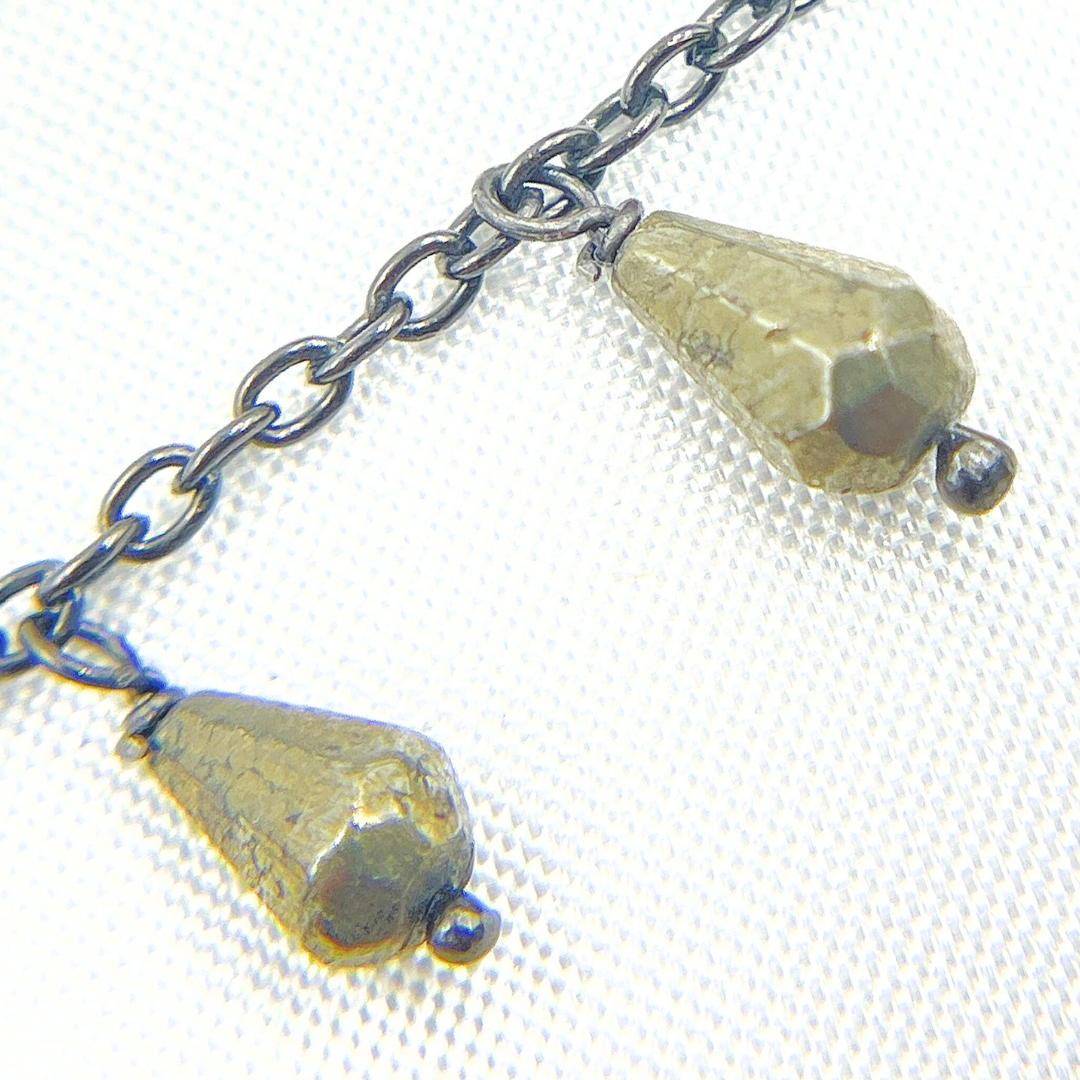 Pyrite Drop Dangle Oxidized Wire Chain. PYR25